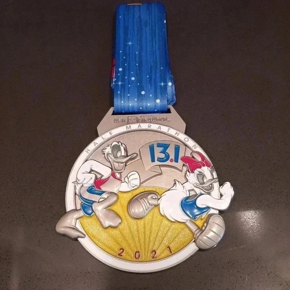 Walt Disney World Half Marathon Medal Donald Duck And Daisy 2021 RARE